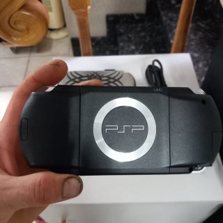 Sony PSP-104 amb jocs.