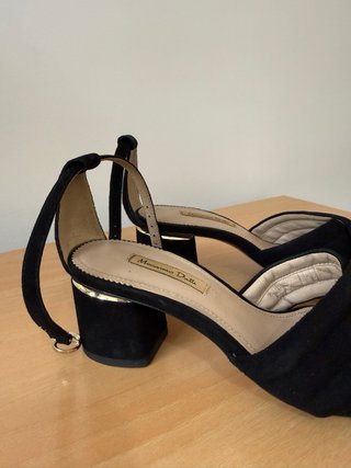 Sandalias Massimo Dutti Tacón Bloque Negro Dorado