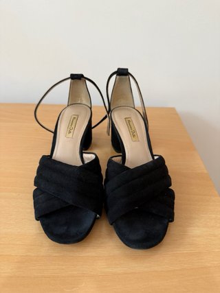 Sandalias Massimo Dutti Tacón Bloque Negro Dorado
