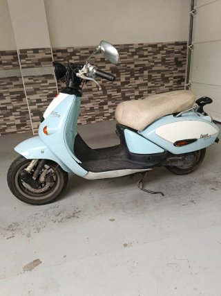 Aprilia Compay Custom 49cc Scooter