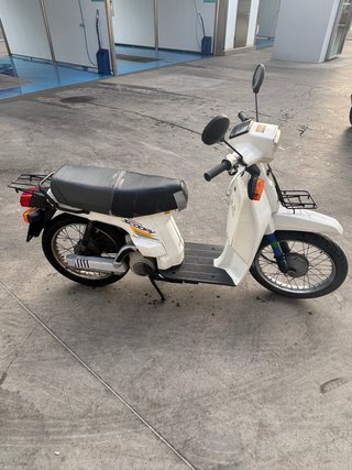 Honda Scoopy 75 Blanca