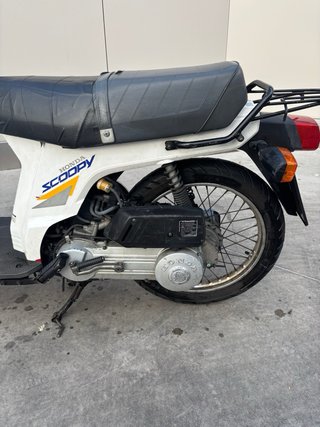 Honda Scoopy 75 Blanca