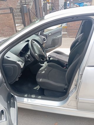 Peugeot 206 2011