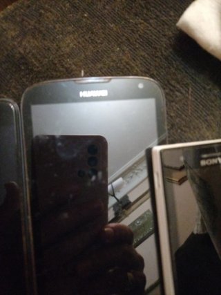 Telefoni Huawei e Sony per ricambi