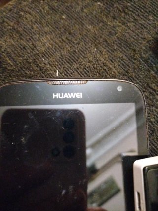 Telefoni Huawei e Sony per ricambi