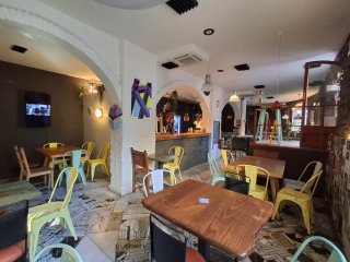 TRASPASO LICENCIA C3 CON TERRAZA EN EL CLOT BCN