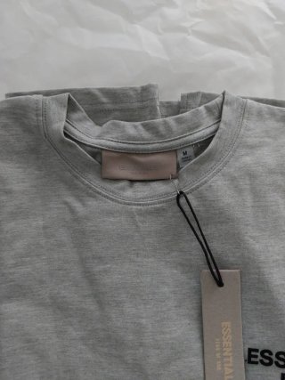 Conjunto Essentials Gris Talla M