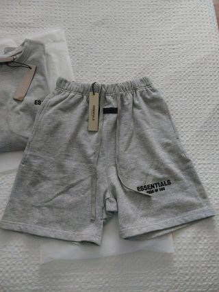 Conjunto Essentials Gris Talla M