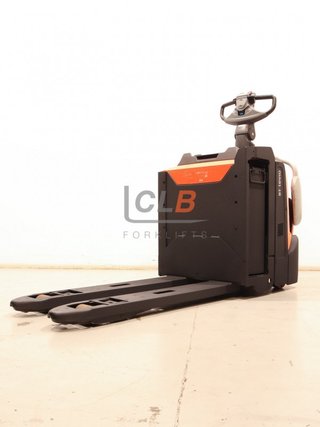 Ref. M-6687 Transpaleta Eléctrica Plataforma Toyota LPE 200