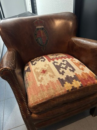 Poltrona Vintage in Pelle con Borchie