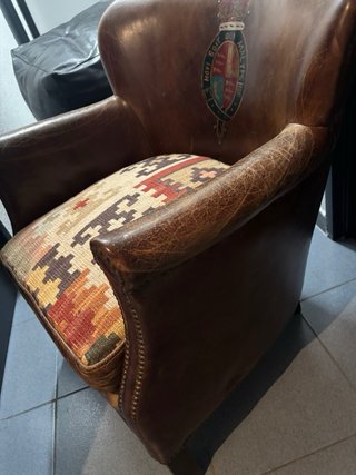Poltrona Vintage in Pelle con Borchie