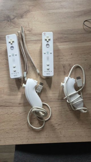 Nintendo Wii + 2 Mandos + Mario Party 9