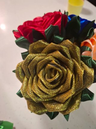 Penne decorate con rose