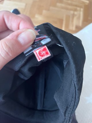 Gorra Billabong Negra y Roja