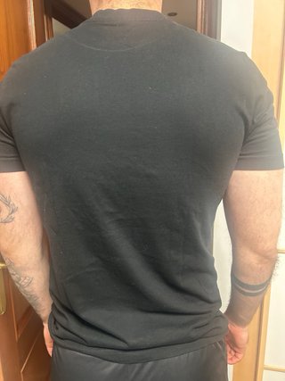 Camiseta Mister Tee Negra Rosa