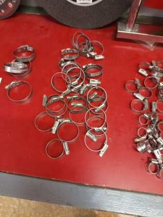 Lote de abrazaderas Mikalor