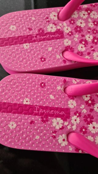 Chanclas Ipanema rosas con lazo.
