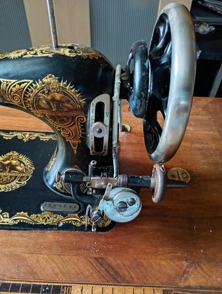 Máquina de coser La Fabril Valenciana