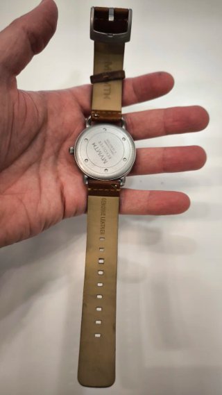 Reloj MVMT Negro Correa Cuero