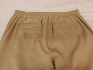 Pantalón Caroll estilo jogging beige. Sin estrenar