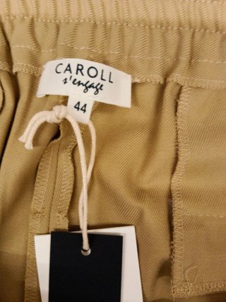 Pantalón Caroll estilo jogging beige. Sin estrenar