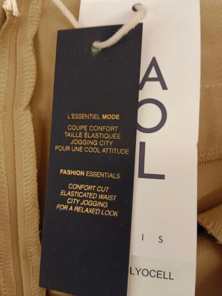 Pantalón Caroll estilo jogging beige. Sin estrenar