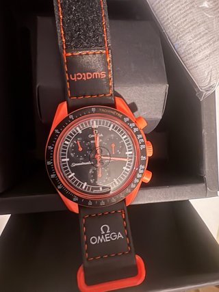 Omega x Swatch Moonwatch Negro Naranja