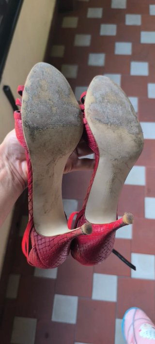 Zapatos de tacón Zara rojos talla 40