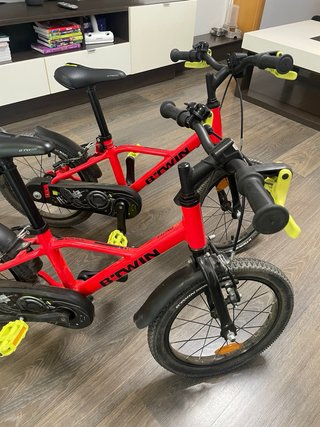 Bicicleta Btwin 900 Racing 16” aluminio roja.