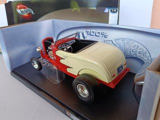 1/18 MODELLO FORD HOT ROD DEL 1932 NO BURAGO