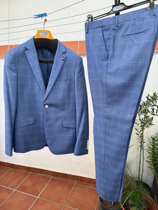 Traje de hombre azul a cuadros