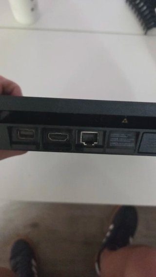 PS4 Slim 1TB + 3 Mandos + Base Carga