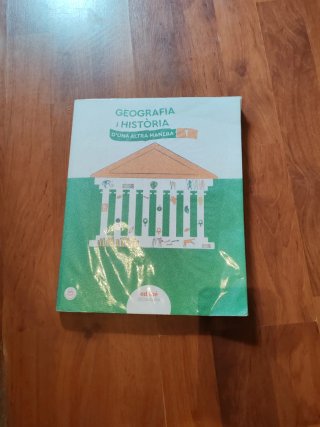Libros 1 ESO: castellano, geografía, mates, catala