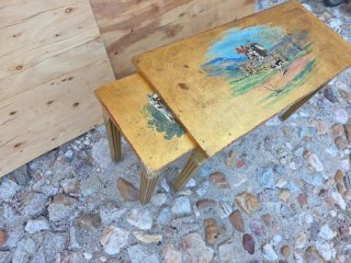 Juego de mesas nido antiguas pintadas