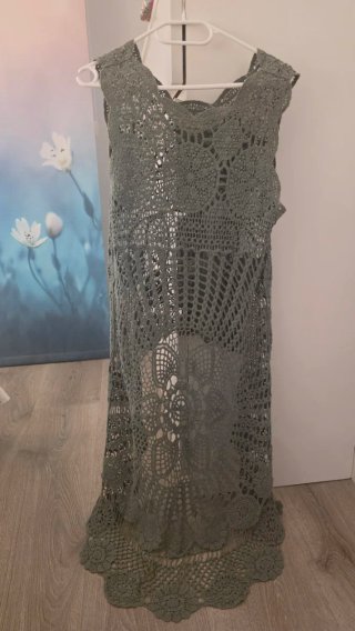 Top de ganchillo verde oliva talla única.