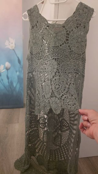 Top de ganchillo verde oliva talla única.