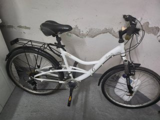 Bicicleta de mujer blanca