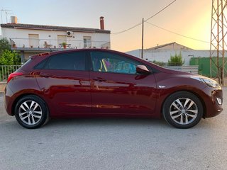 HYUNDAI i30 1.4 MPI BlueDrive 25 Aniversario