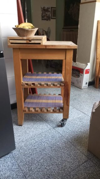 Mesita auxiliar cocina madera y mimbre