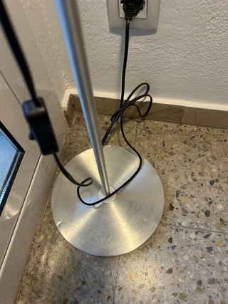 Lámpara de pie IKEA plateada