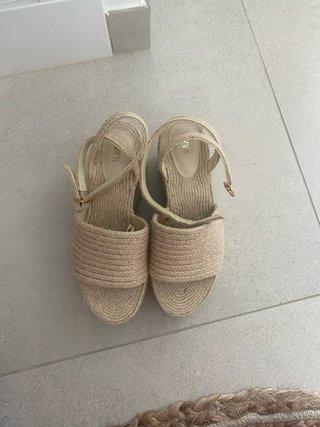 Sandalias Zara Esparto Cuña Beige