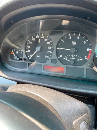BMW 318i con consumo de aceite