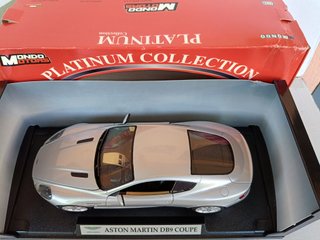 1/18 MODELLO ASTON MARTIN DB9 NO MEBETOYS BURAGO