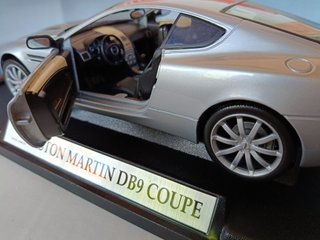 1/18 MODELLO ASTON MARTIN DB9 NO MEBETOYS BURAGO