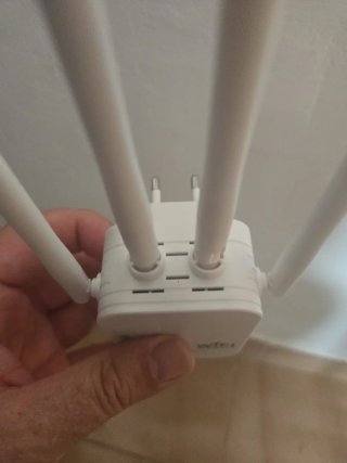 Repetidor WiFi con 4 Antenas