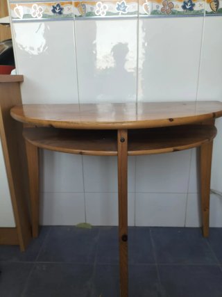 Mesa semicircular de madera