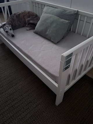 Cama para perro estilo cuna, adaptado IKEA