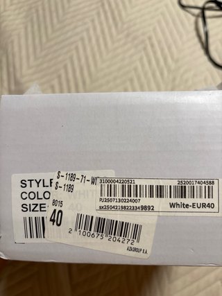 Zapatos de tacón blancos