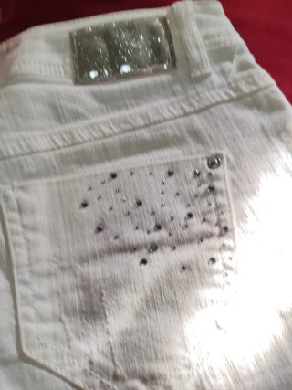 Shorts blancos Pinki con strass