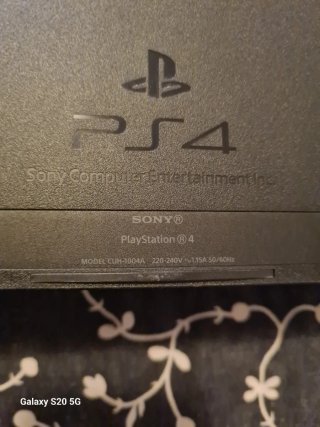 PS4 500GB CUH-1004A Negra